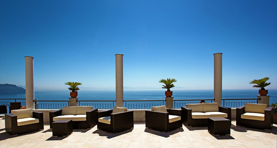 Residence con piscina vicino Positano.
