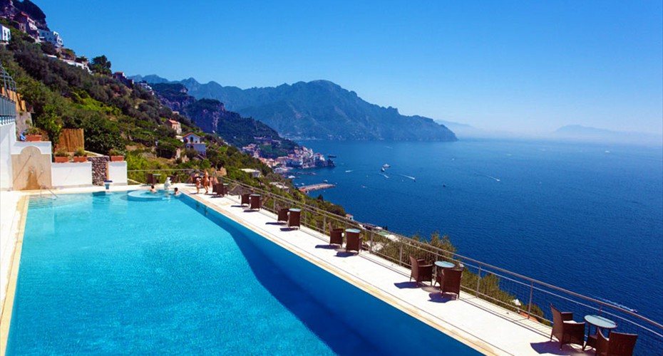 Residence con piscina vicino Conca dei Marini.